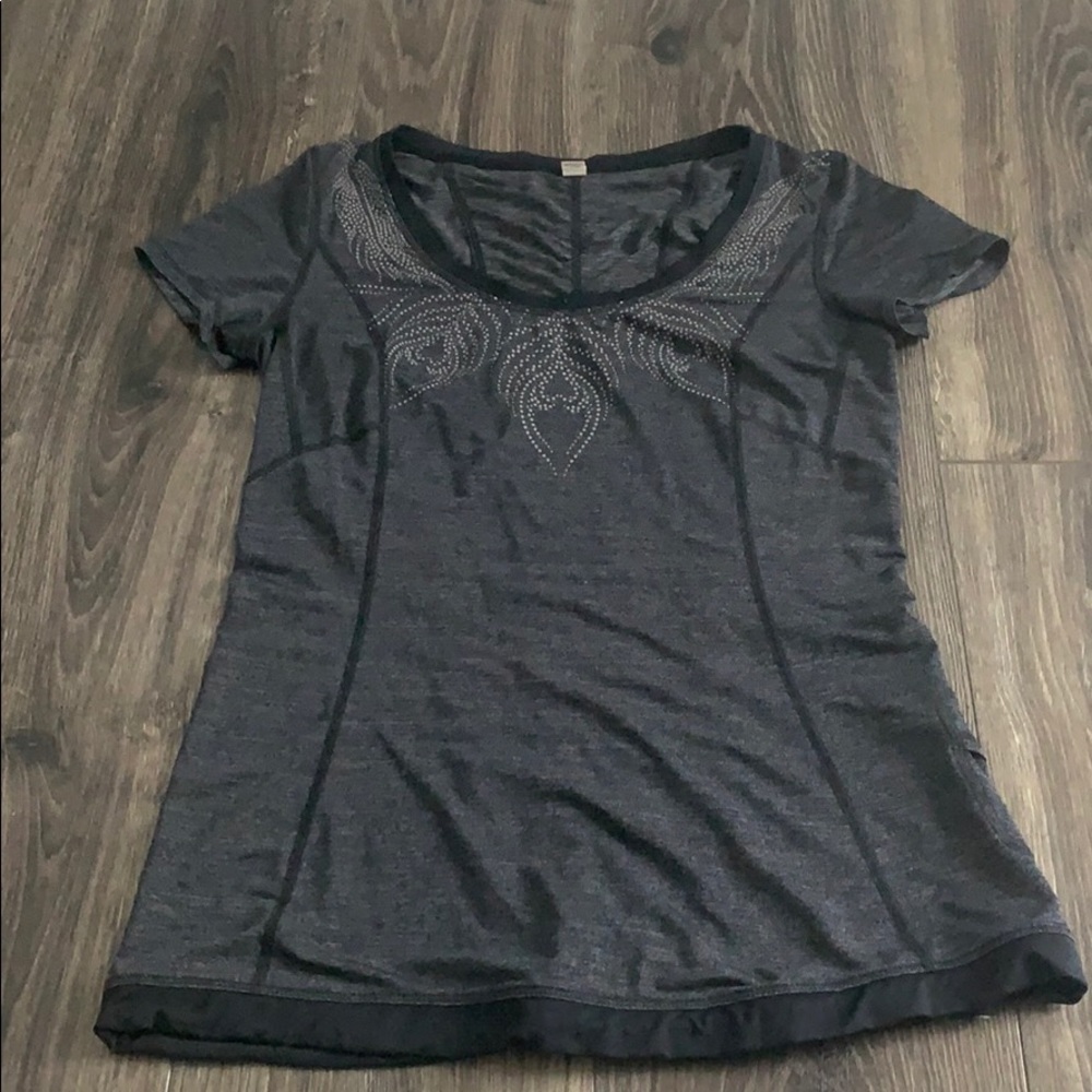 Grey lululemon running shirt